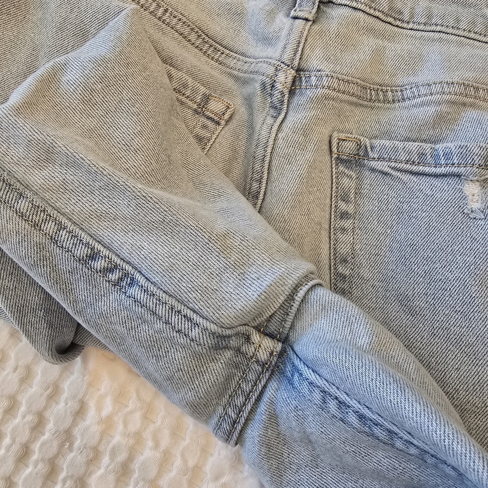 Hollister Women's Light Blue Straight Leg Mom Jeans - Picture 6 of 6